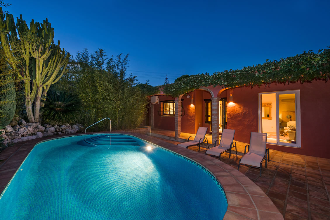 Villa Jacarandas Swimming Pool at Dusk